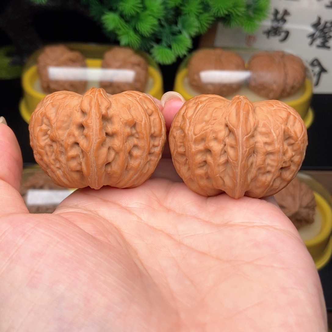 吊坠文玩核桃44元宝