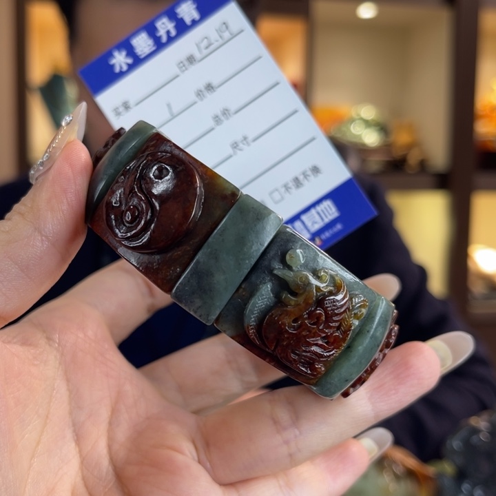 岫岩河磨玉（透闪石质玉）未镶嵌把件