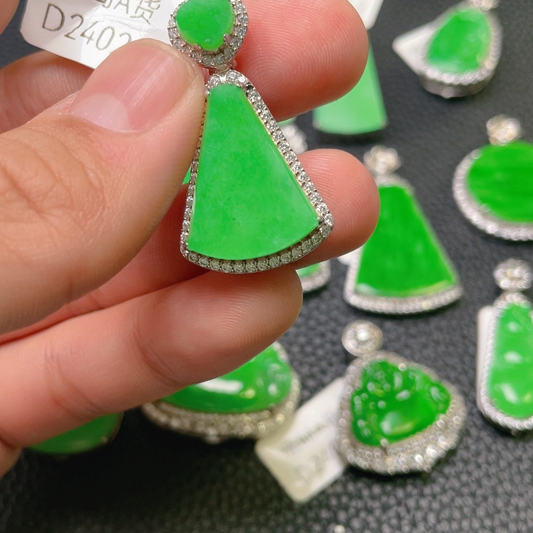【闪购商品】翡翠吊坠(不含链)银S925镶嵌