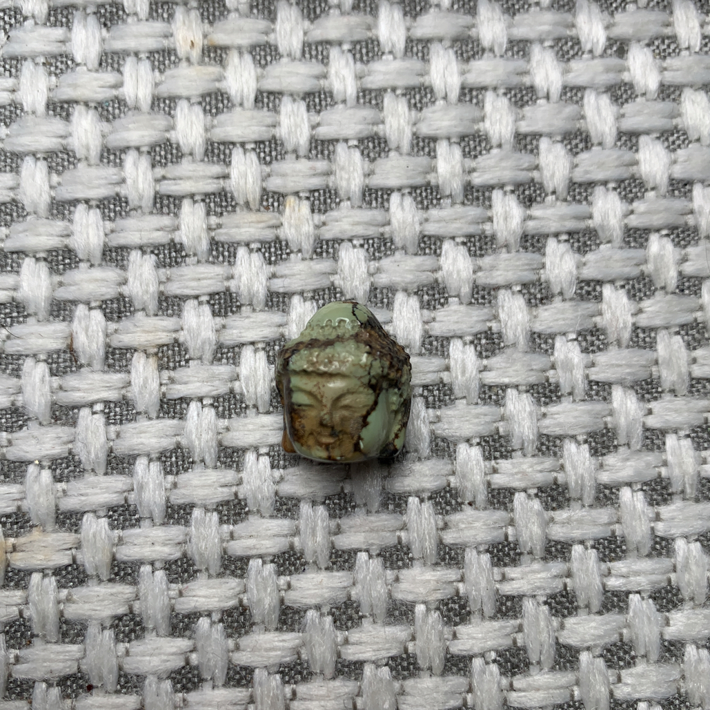 湖北天然原矿特色佛头配饰13.3