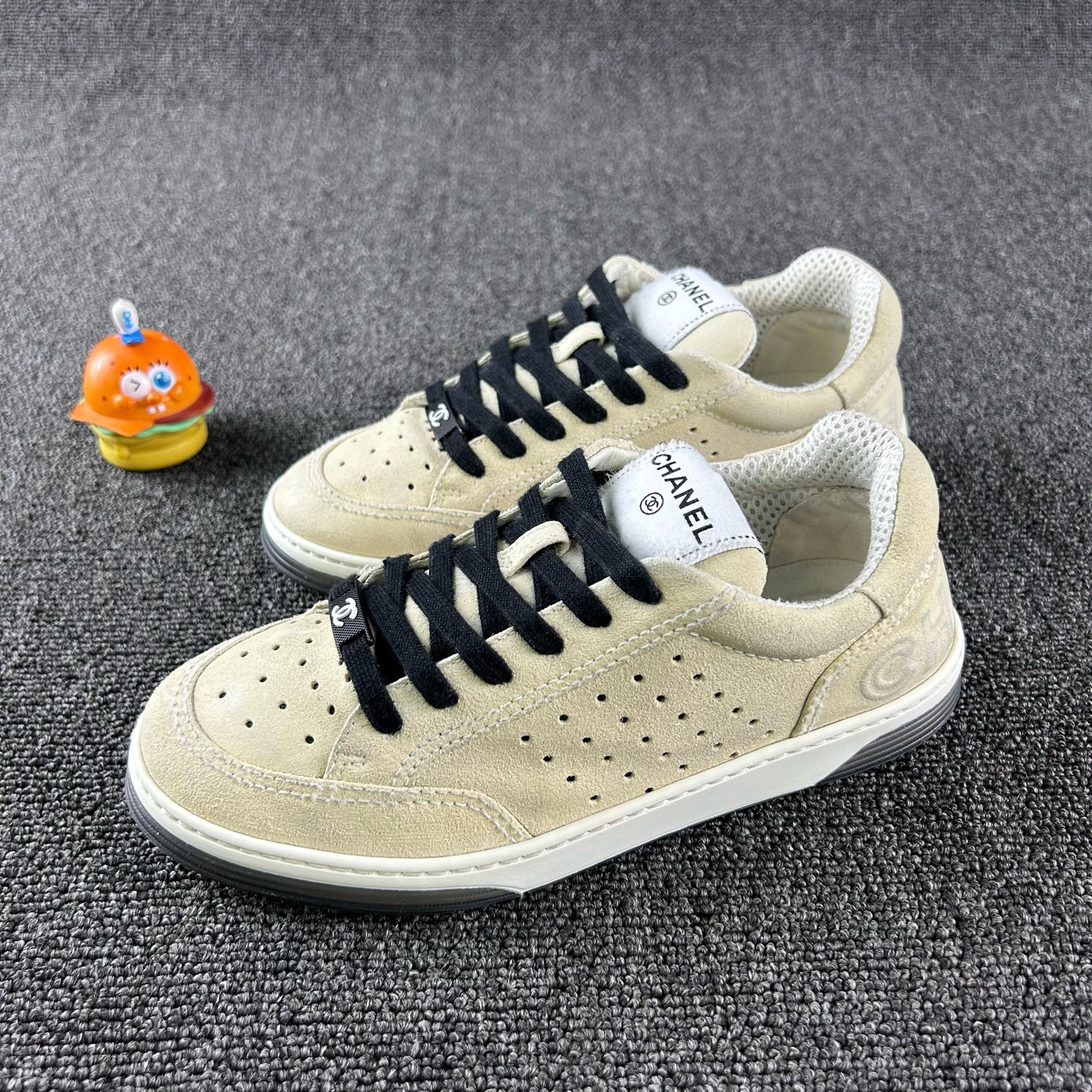 95新 Chanel/香奈儿 米色板鞋36码 HB5403 