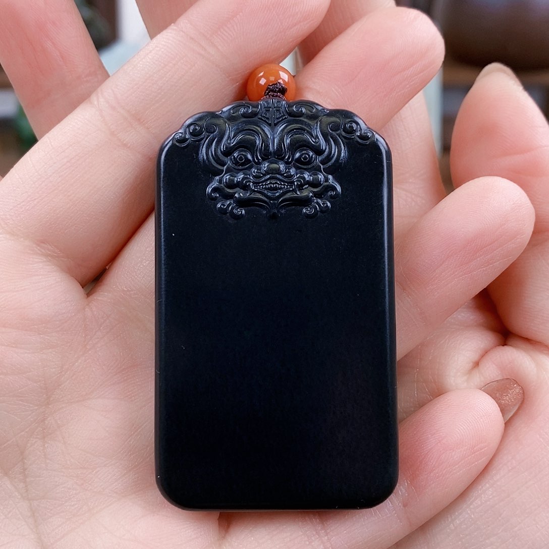 和田玉颈饰未镶嵌要****疼