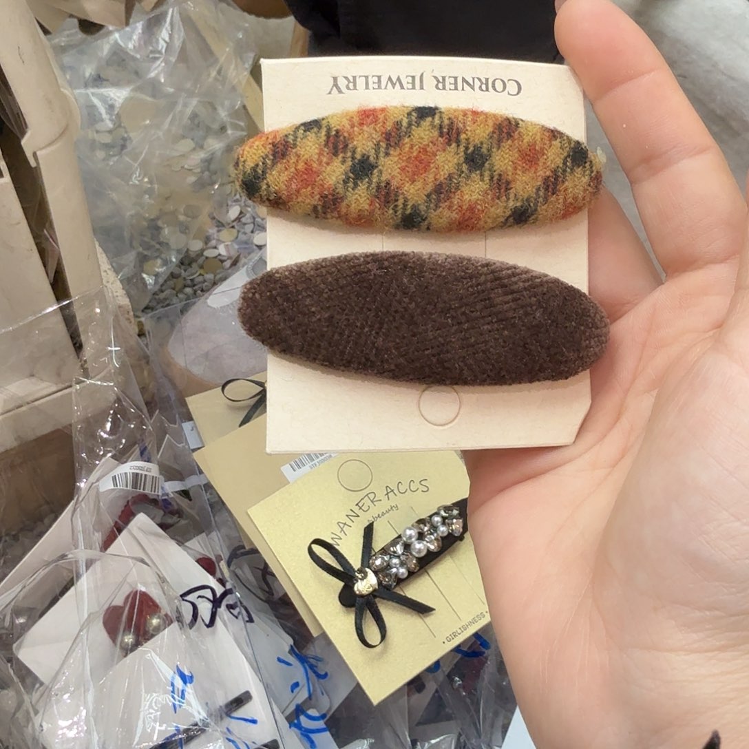 布艺非金属咖色格子拜拜