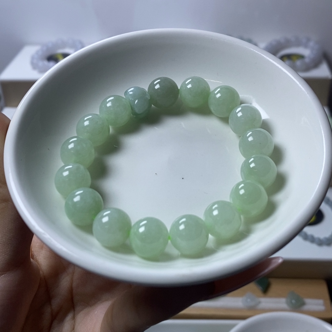 翡翠未镶嵌手链果绿卡11.5