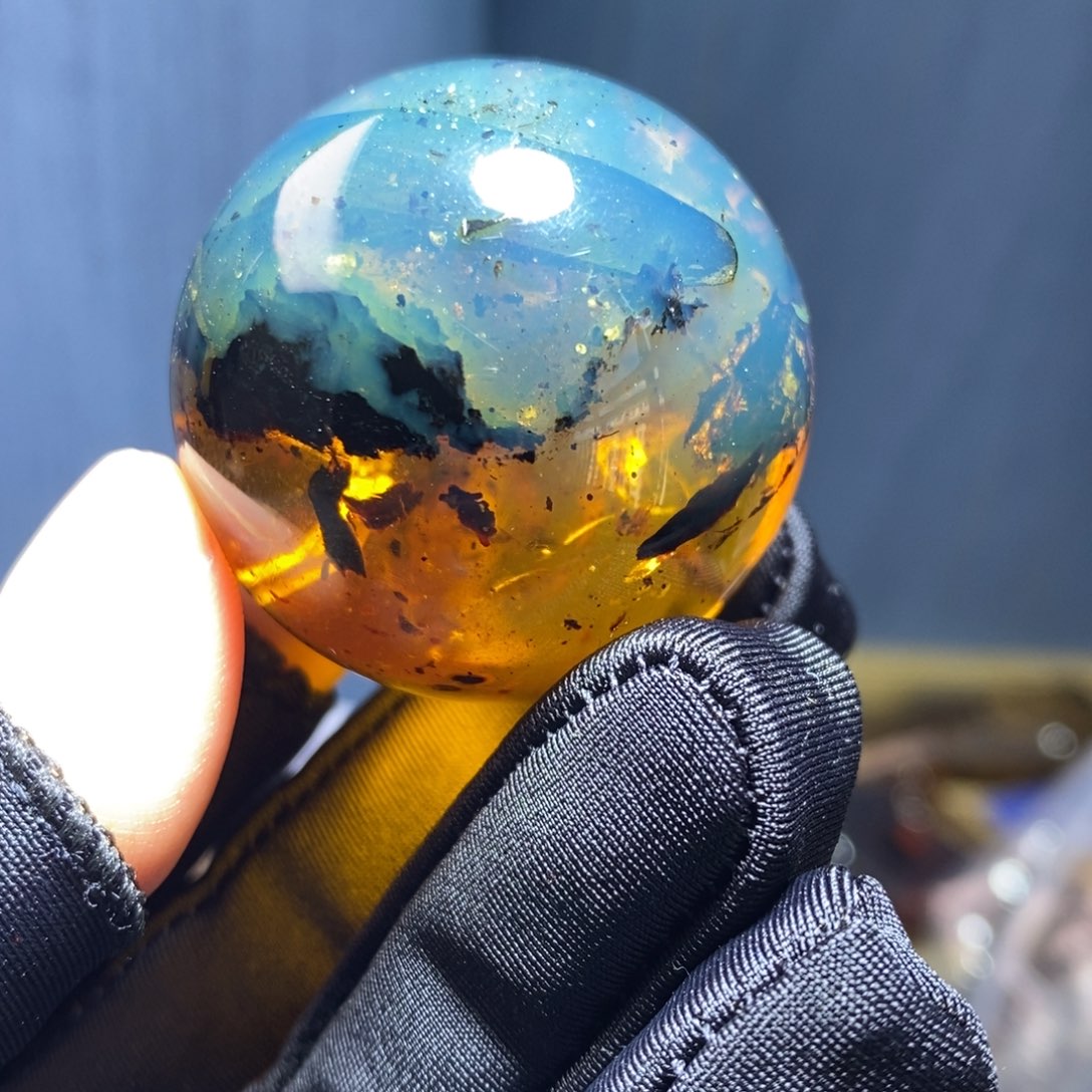 琥珀未镶嵌裸石。。。