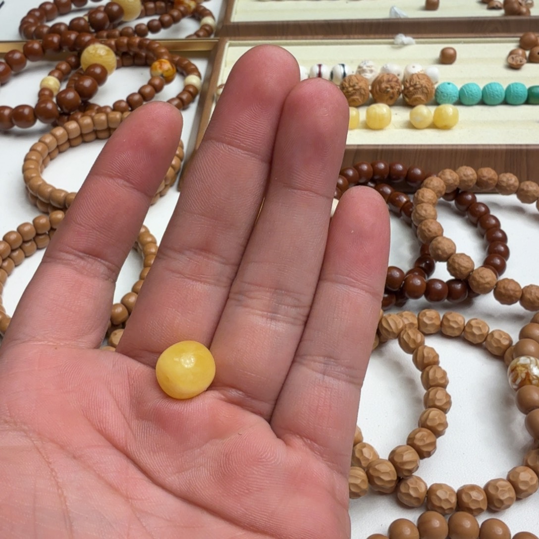 彭***.猴头核桃吊坠配饰