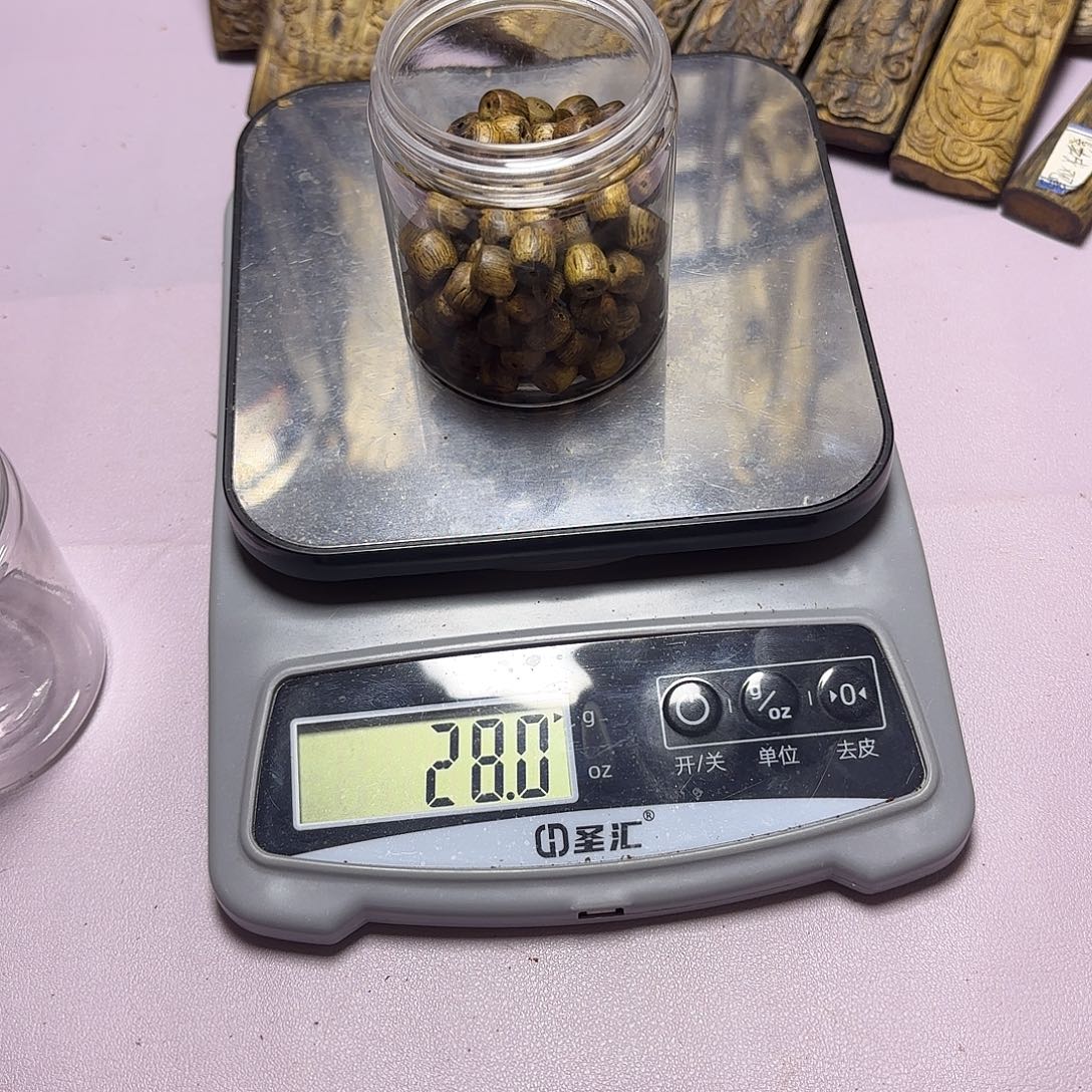 打***者木奇楠瑕疵鼓珠27克卡8