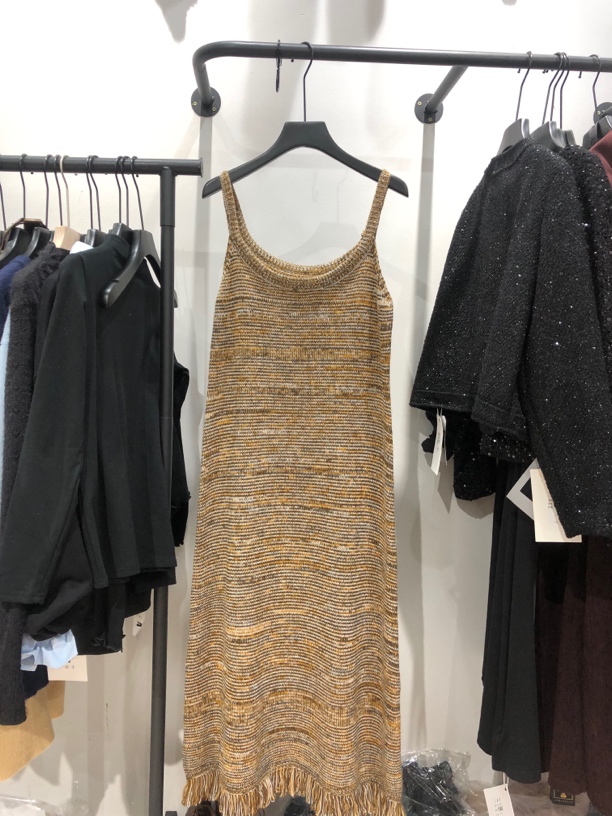 美拉德穿搭法式复古显瘦流苏针织吊带连衣裙