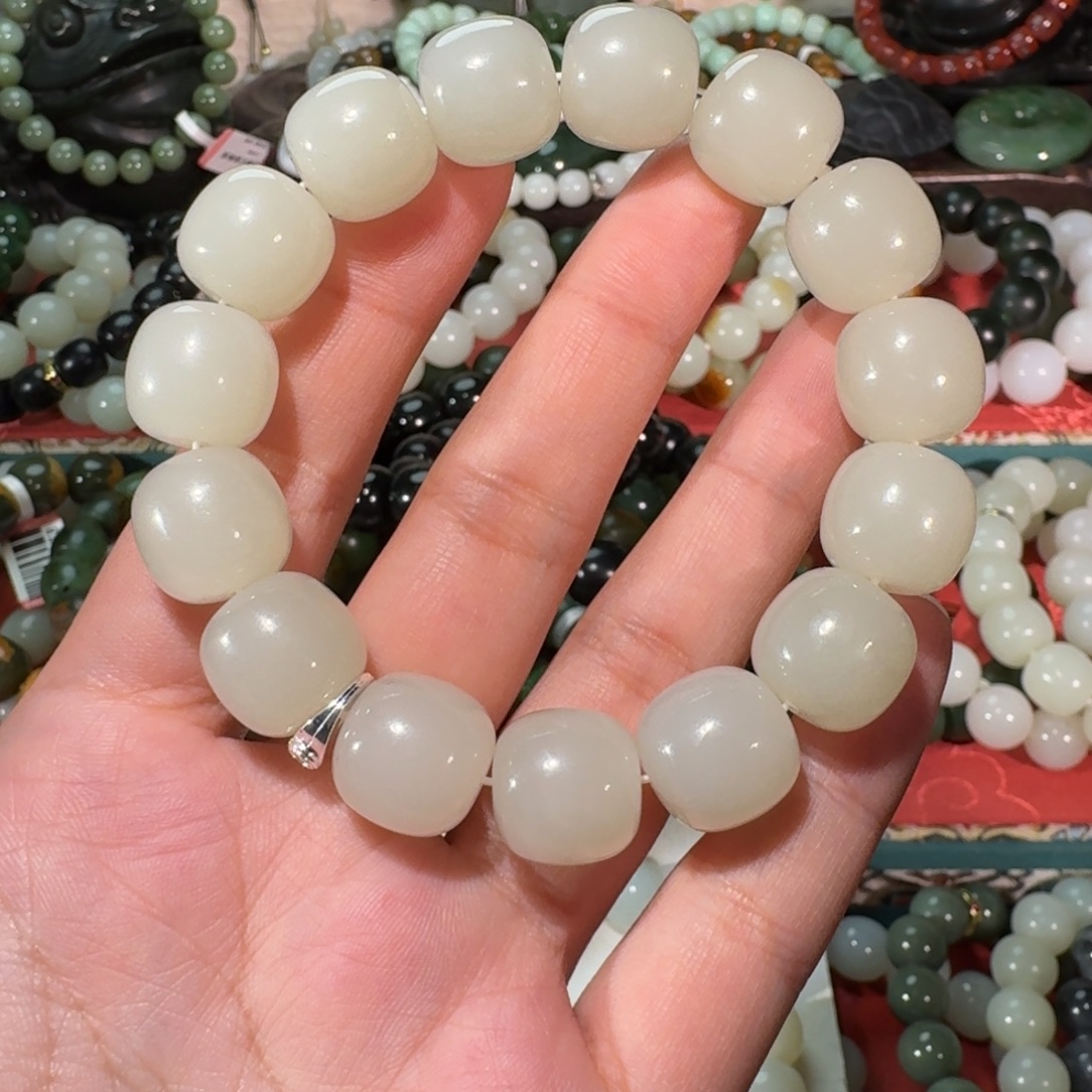 三***祠和田玉未镶嵌手链