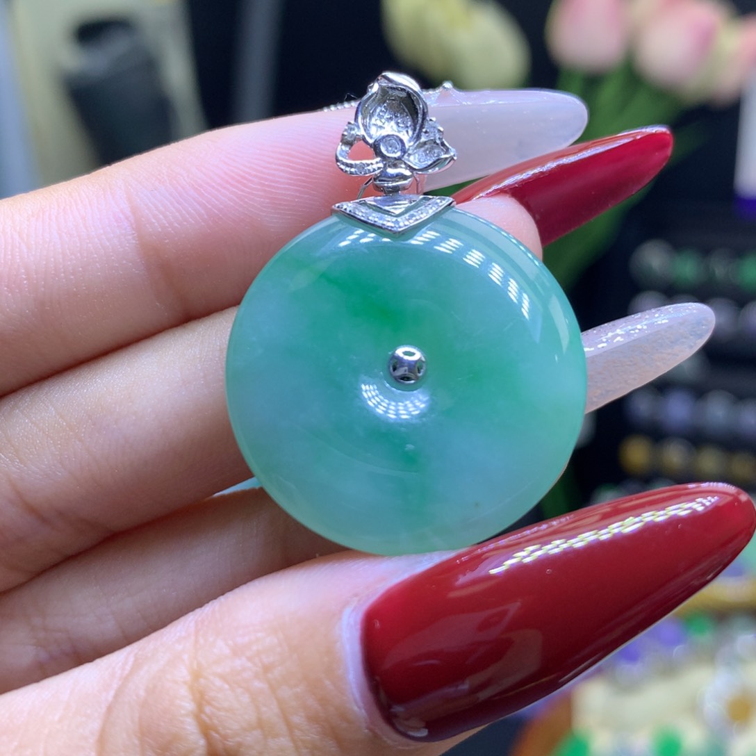 翡翠颈饰18K金镶嵌天然