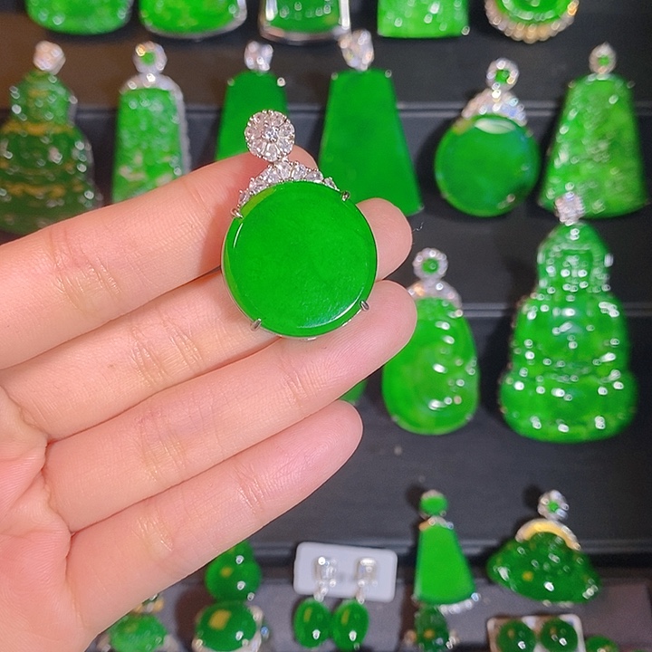 翡翠银S925镶嵌颈饰是