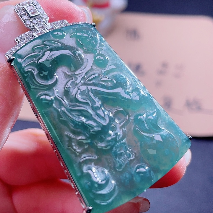 翡翠吊坠(不含链)未镶嵌