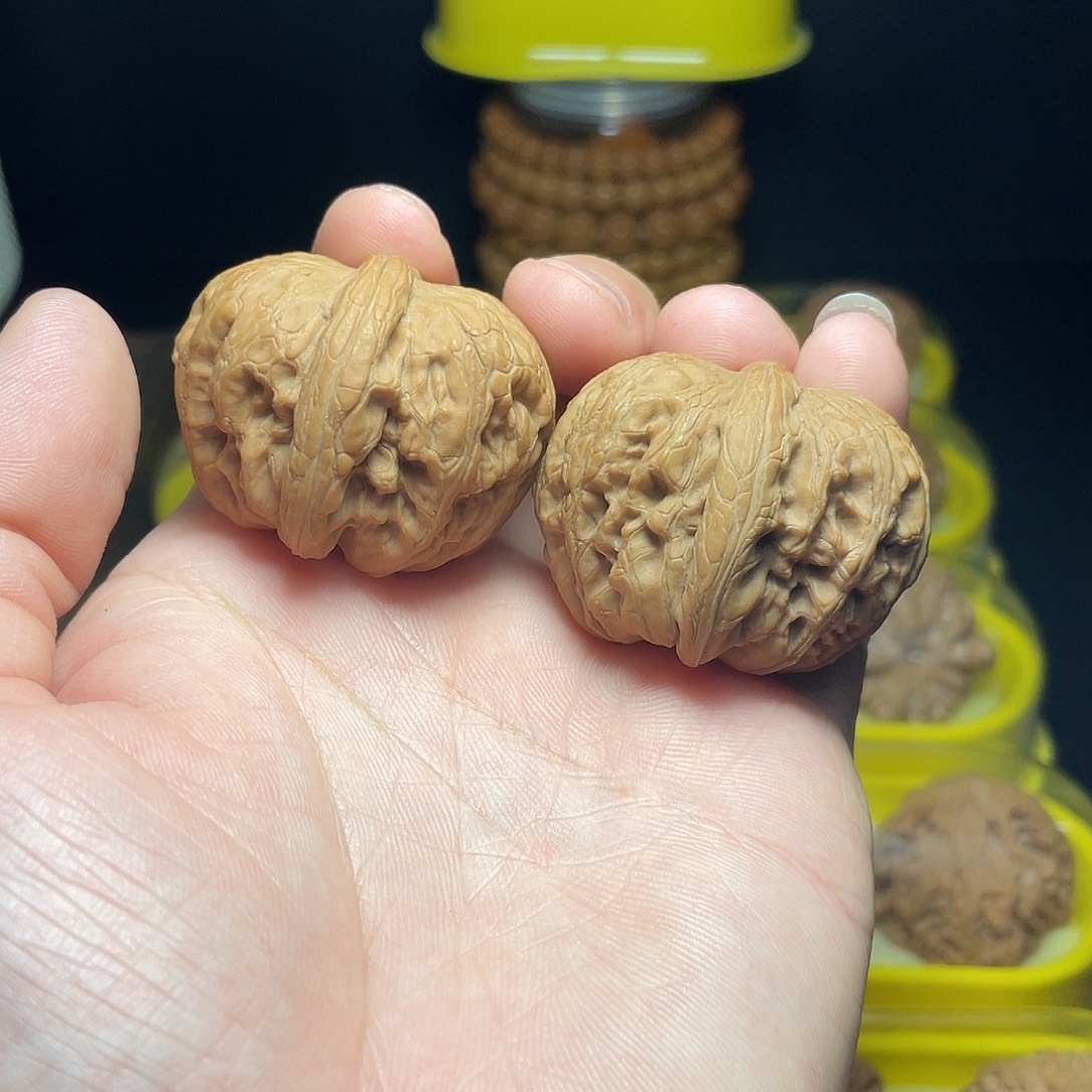 文玩核桃吊坠42尺元宝