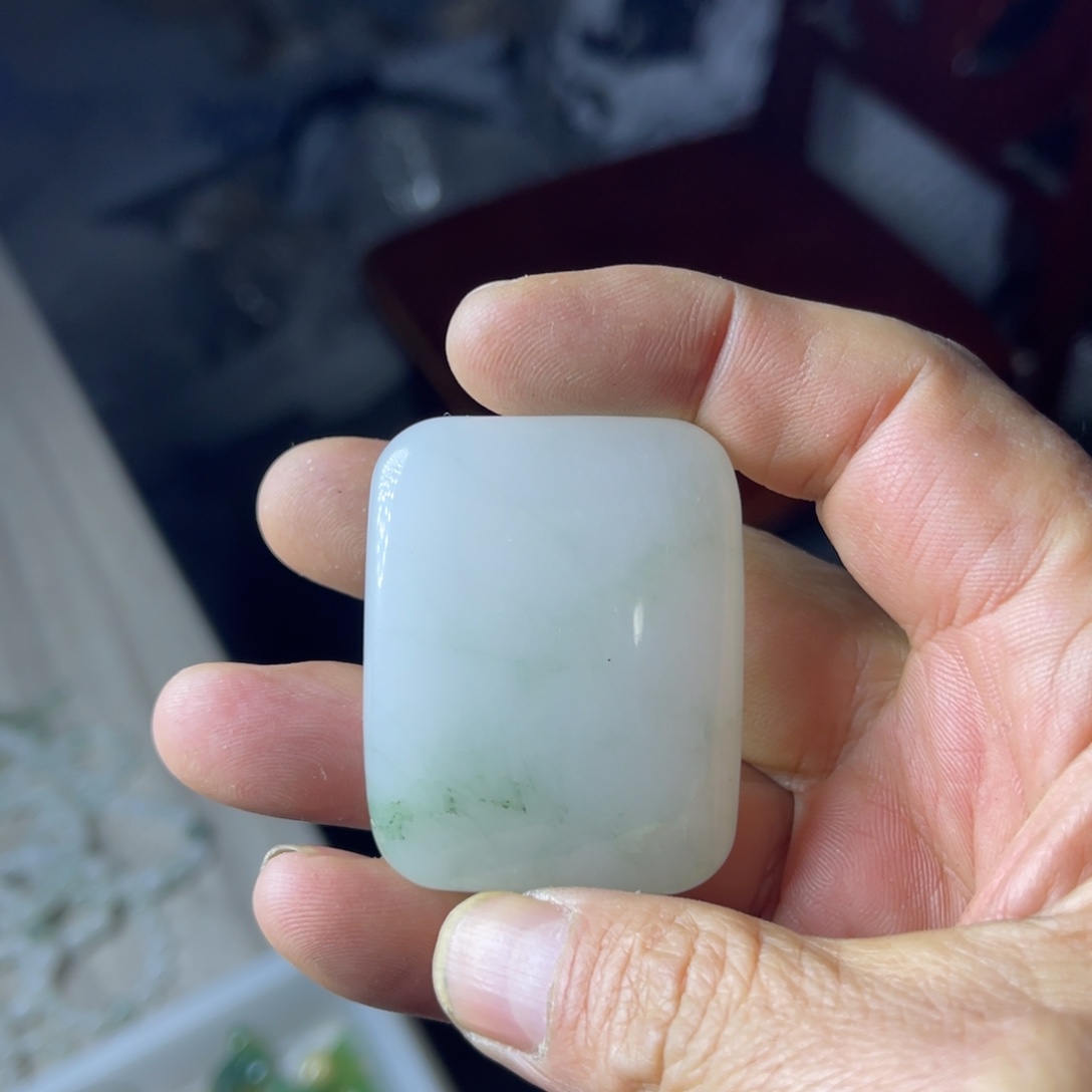 弘***强石英质玉未镶嵌颈饰