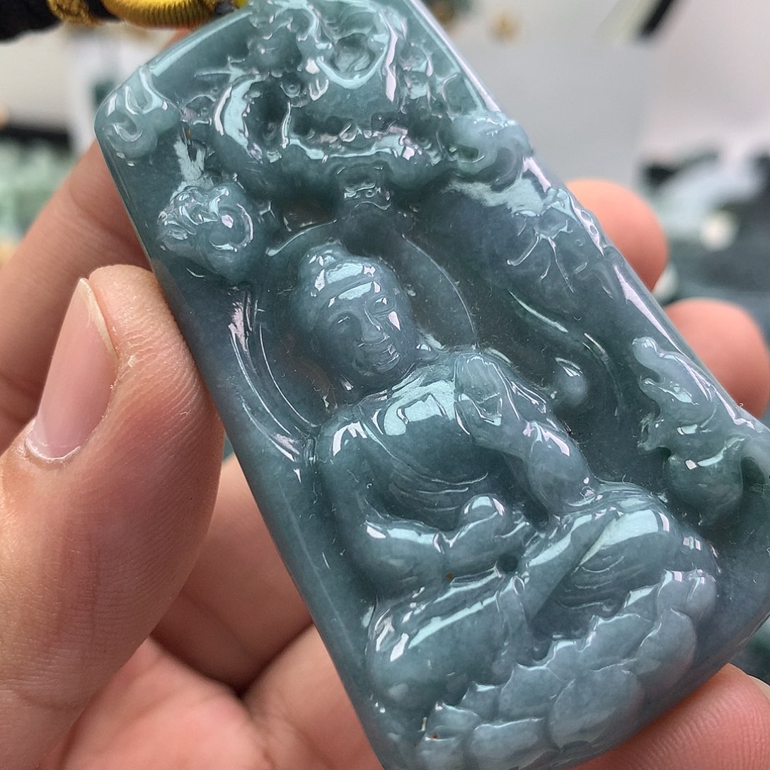 翡翠未镶嵌颈饰阿弥陀佛
