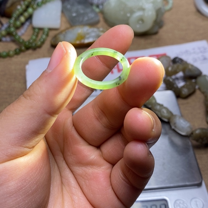 沅***熹和田玉未镶嵌挂件