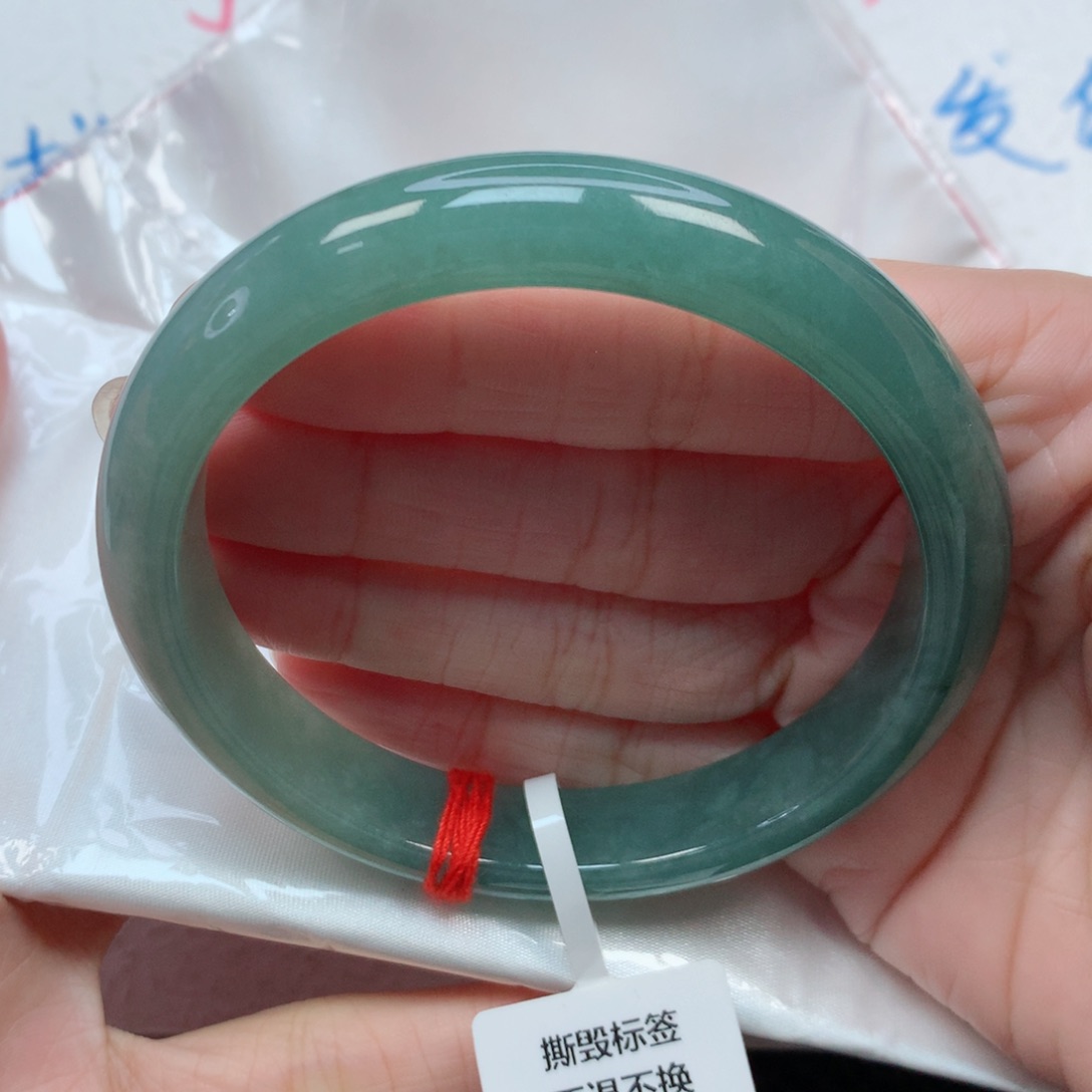 翡翠手镯未镶嵌61.9圈 油青底