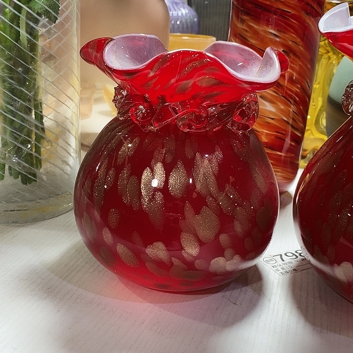 花瓶高17厘米口径6厘米