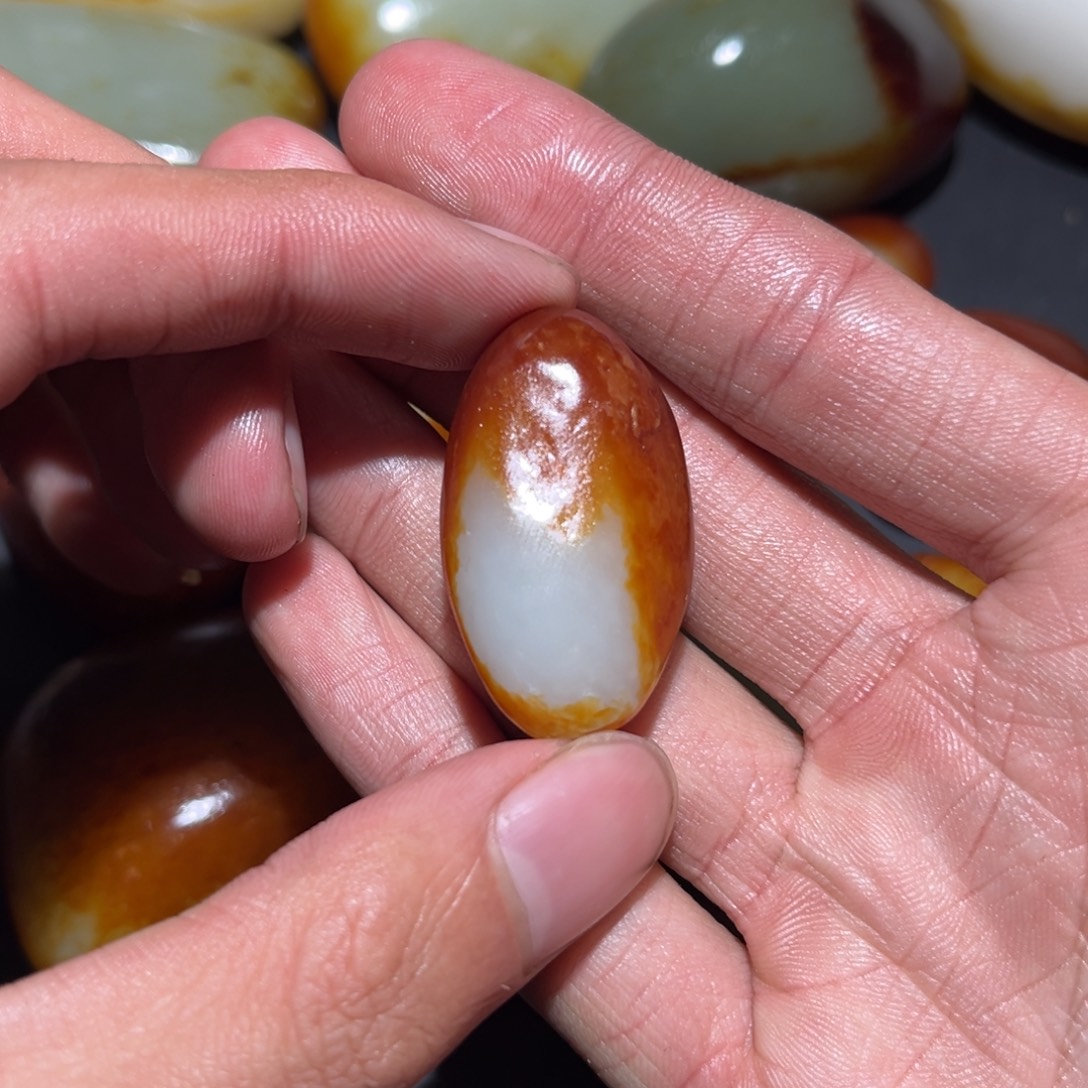 和田玉未镶嵌珠宝奇石