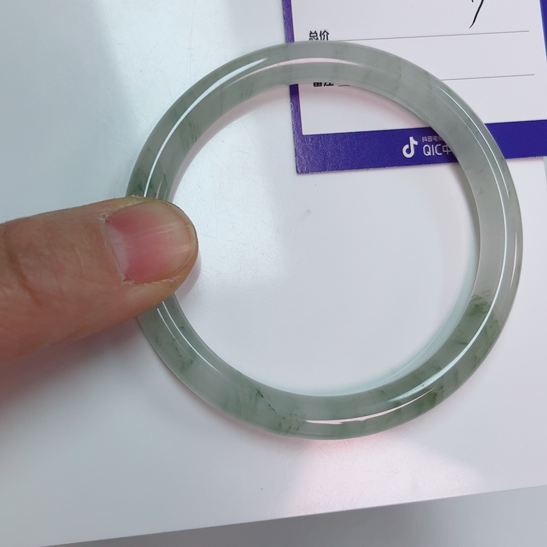 石英质玉手镯未镶嵌瑶*