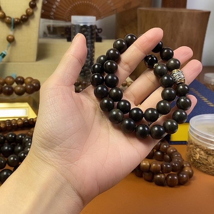 檀香木老山檀香阴沉1.2手持（八大守护）