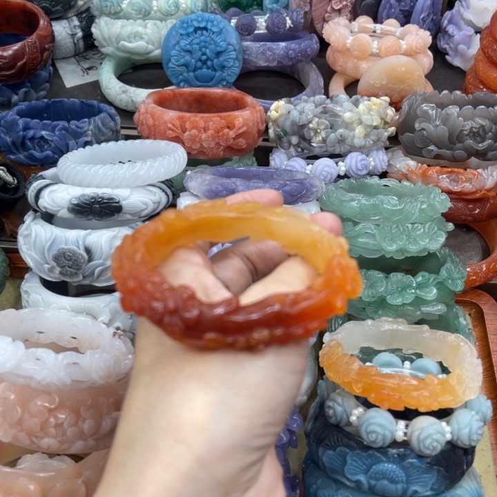 石英岩玉未镶嵌手镯