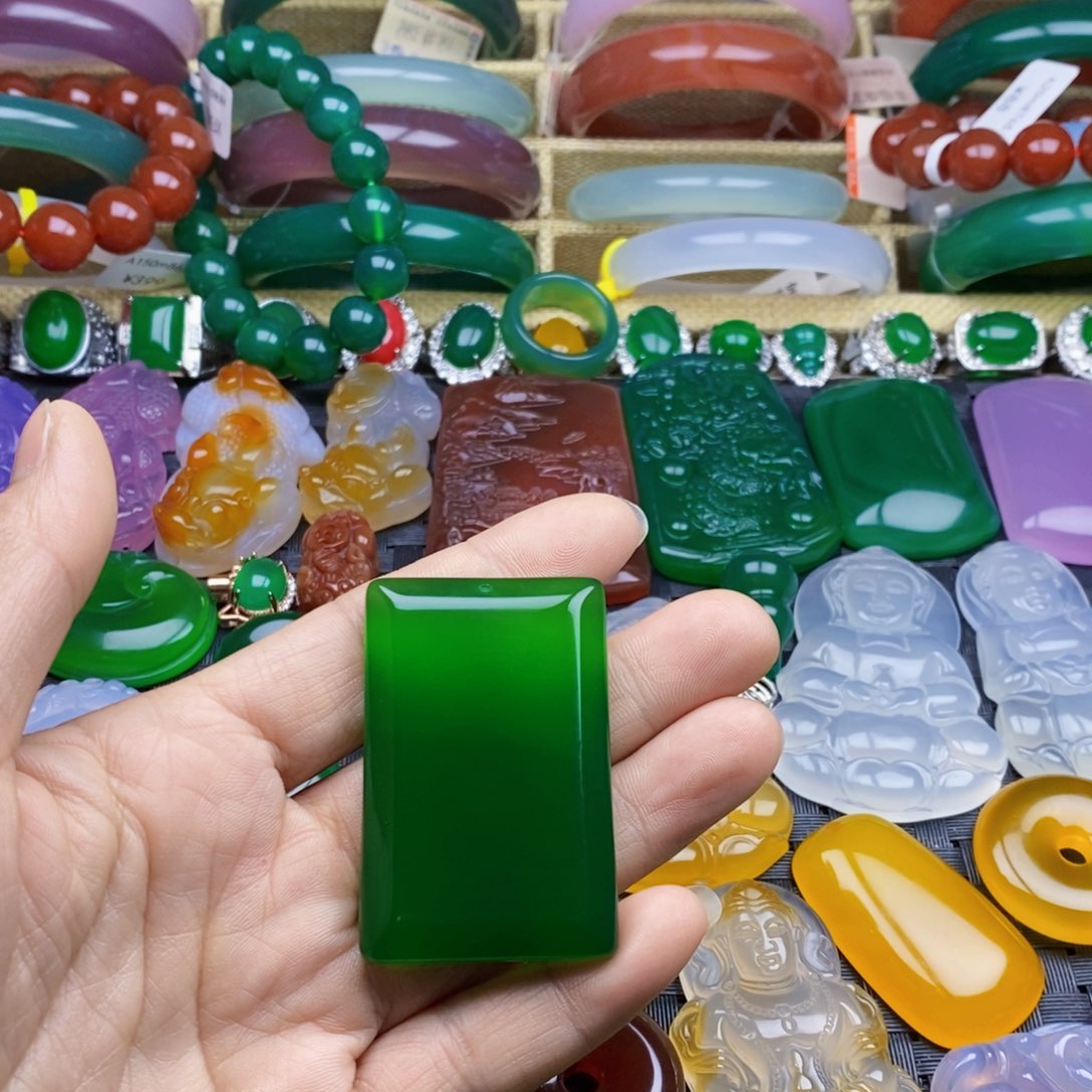 玛瑙/玉髓颈饰未镶嵌