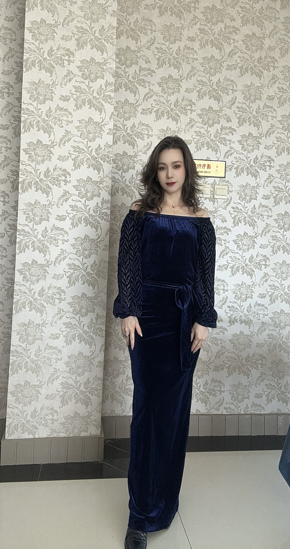 春夏季爆款金丝绒连衣裙