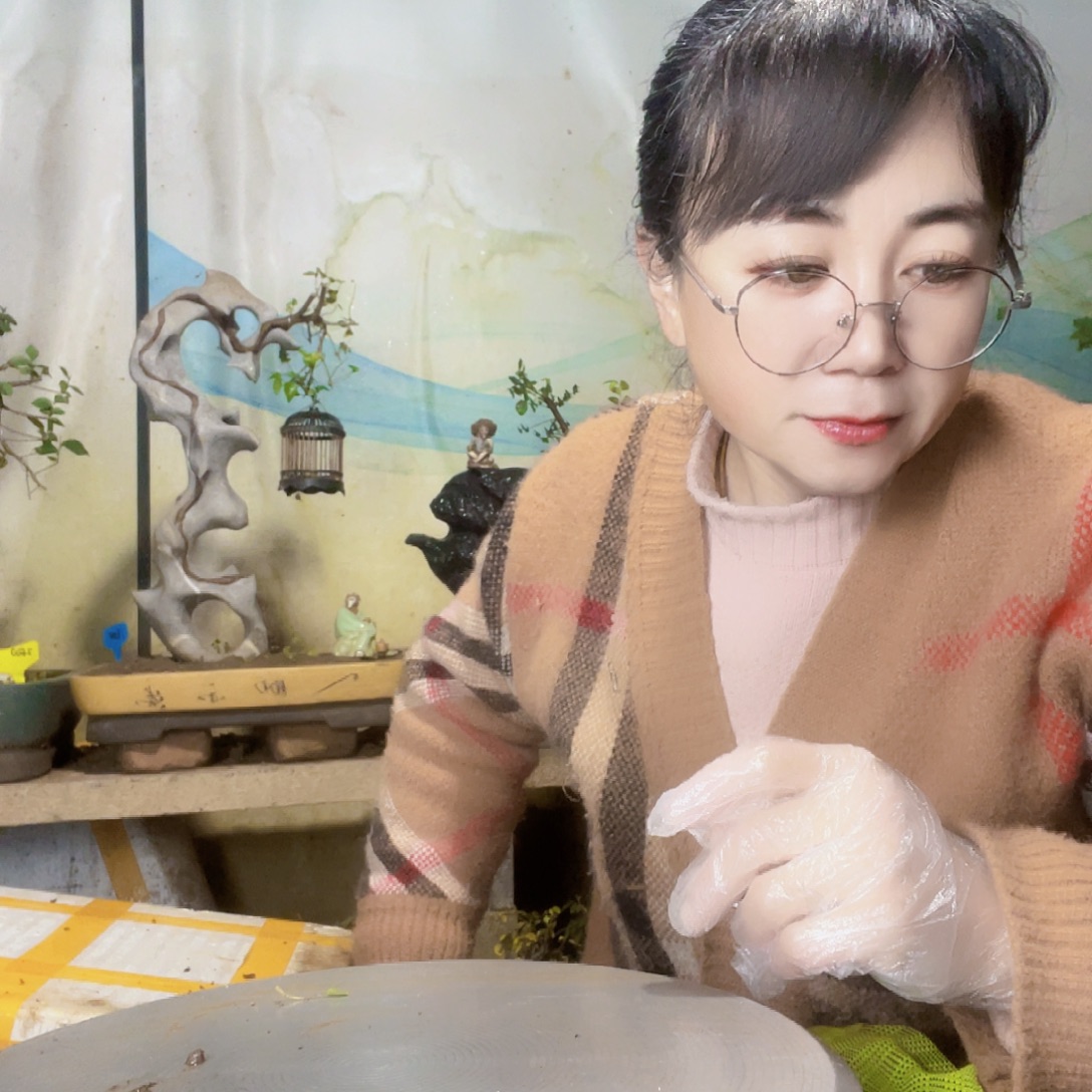 岁***哥无花朵直播间不见不散来看看有没有喜欢