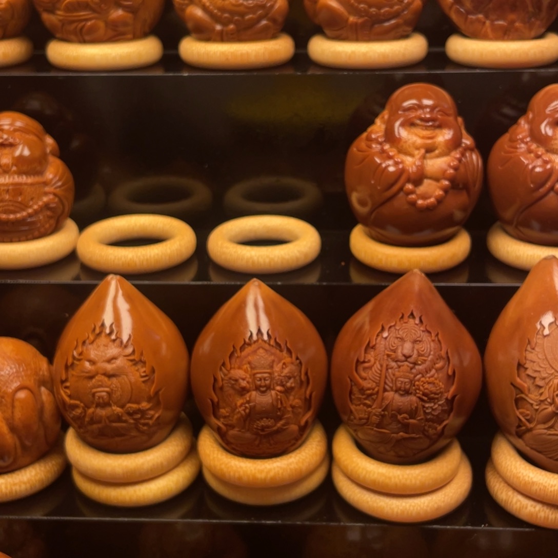 *****把件橄榄核手持手球