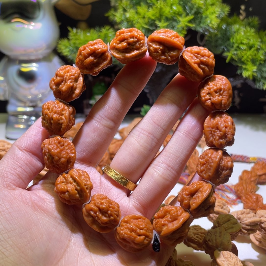 笑***。核桃文玩核桃小金蝉