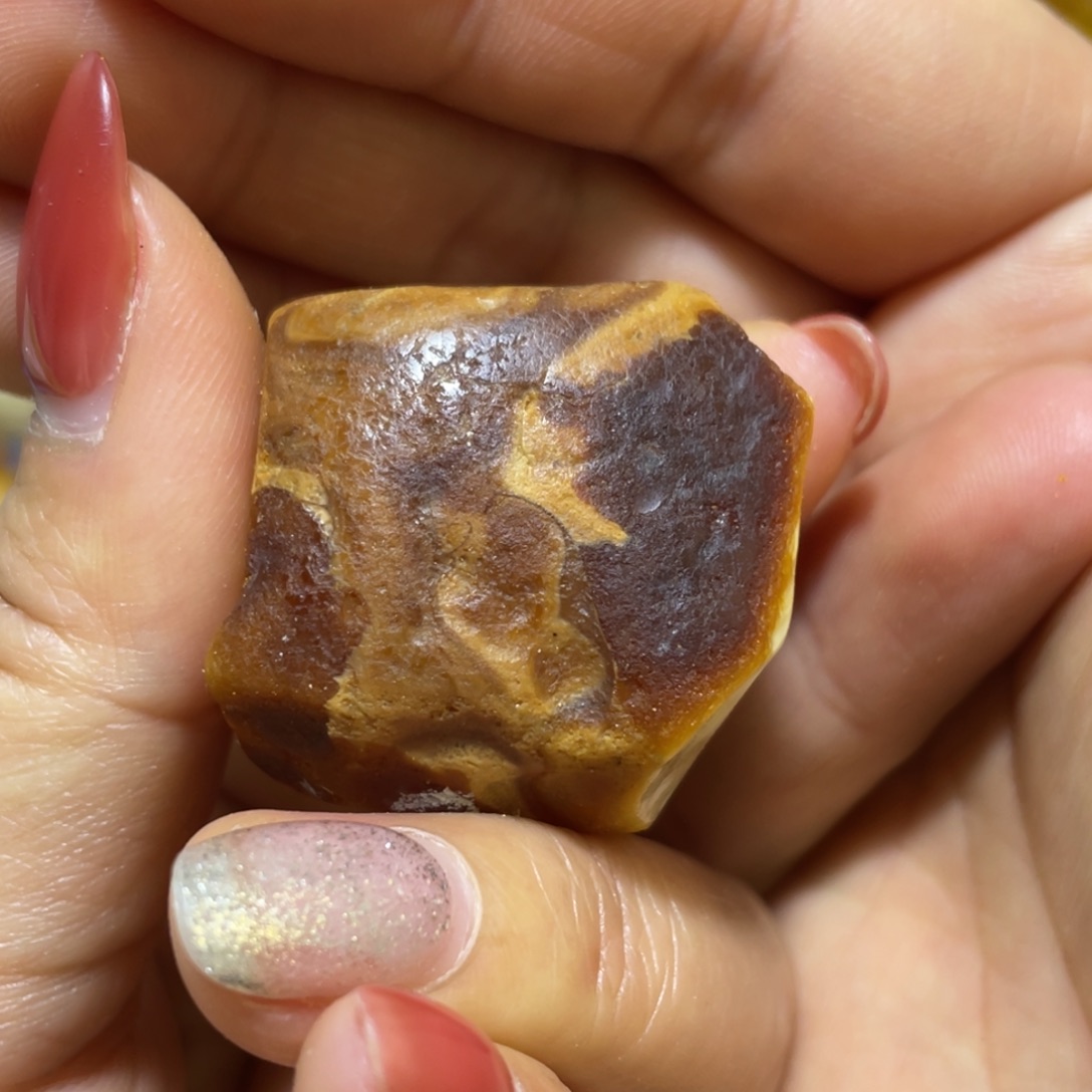 定制琥珀未镶嵌原石