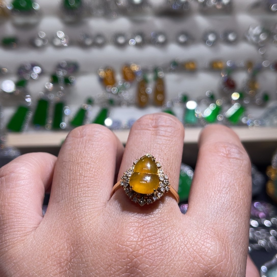 翡翠戒指18K金镶嵌黄翡葫芦戒指