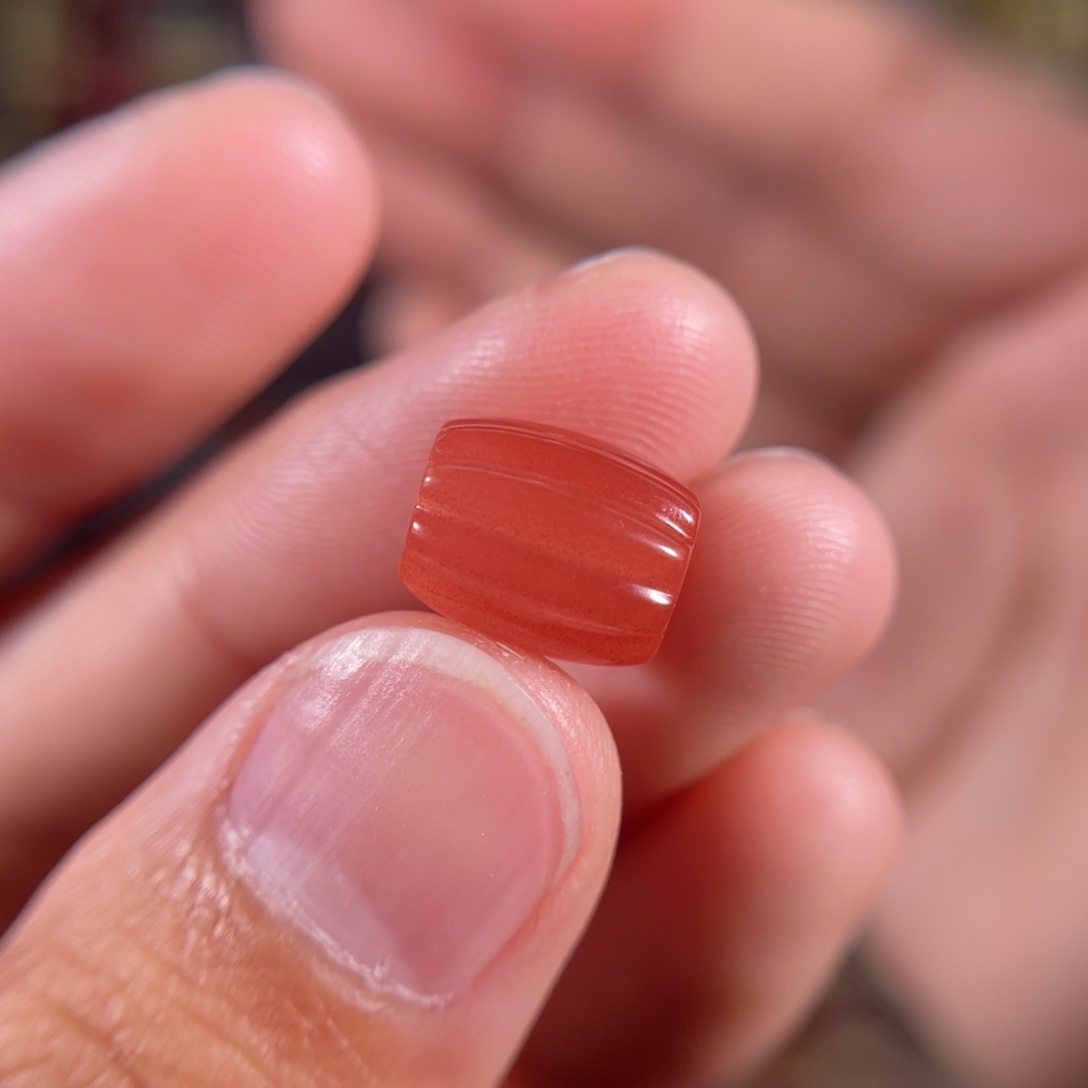 南红玛瑙大黑洞瓜珠10.5*8.7不退不换未镶嵌