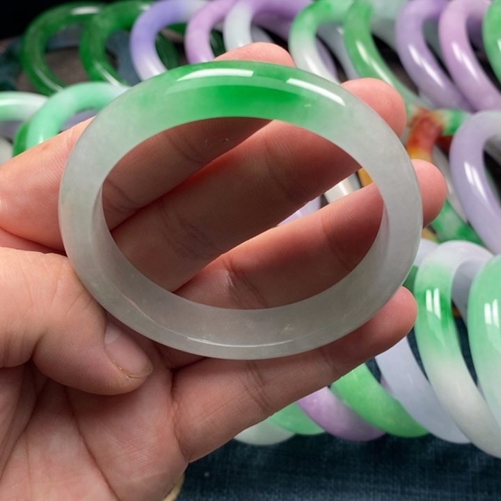 浪****仿水晶非金属高端手镯时尚百搭款式