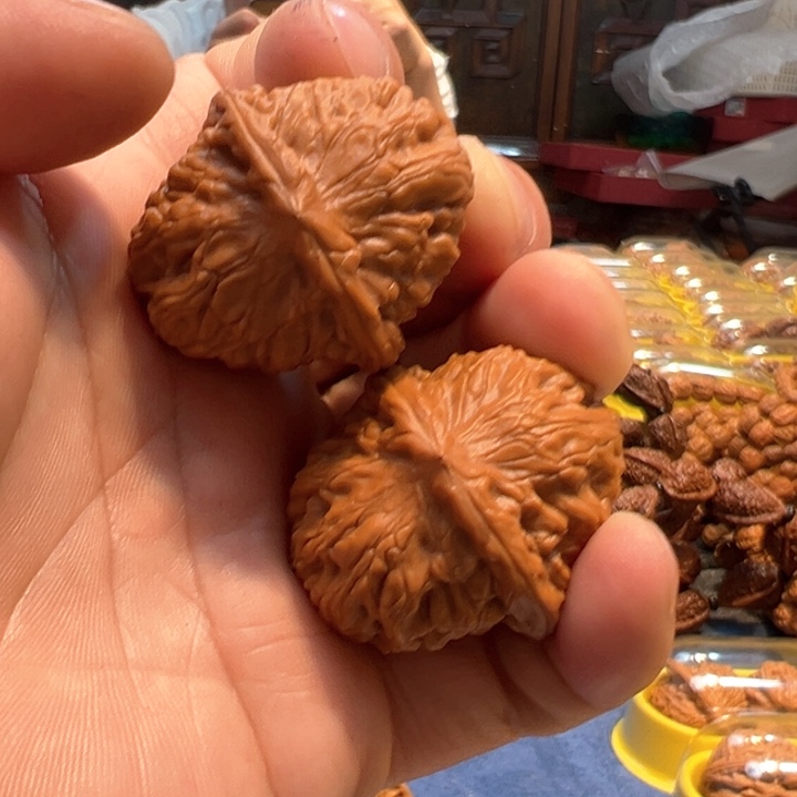 文玩核桃把件延庆元宝全品