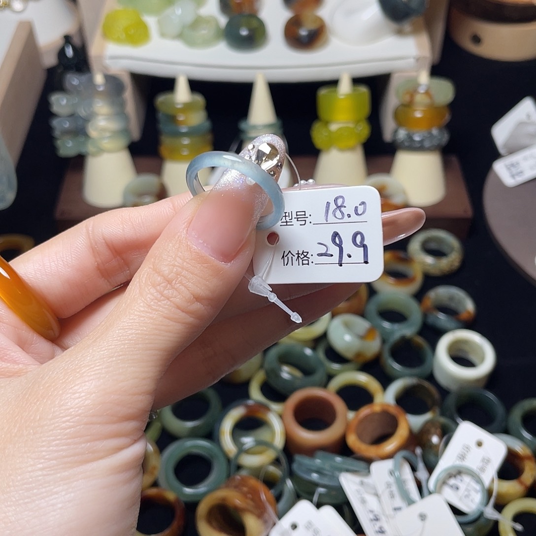 吃***棒蛇纹石玉未镶嵌戒指