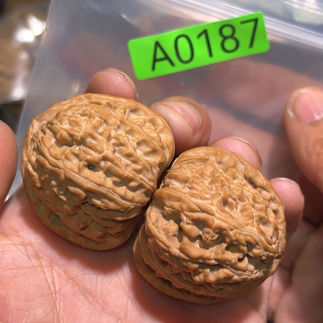 文玩核桃吊坠37三角