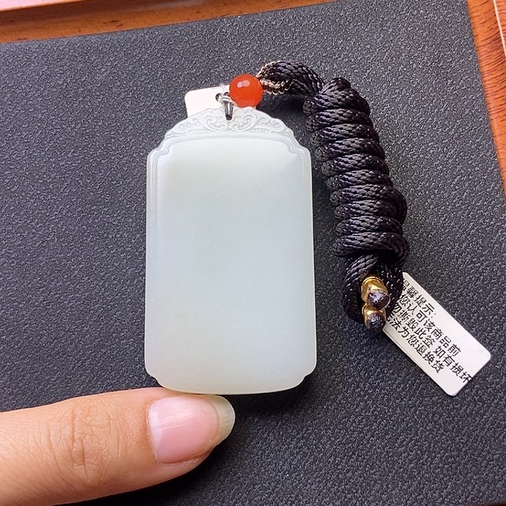 和田玉挂件未镶嵌人*山