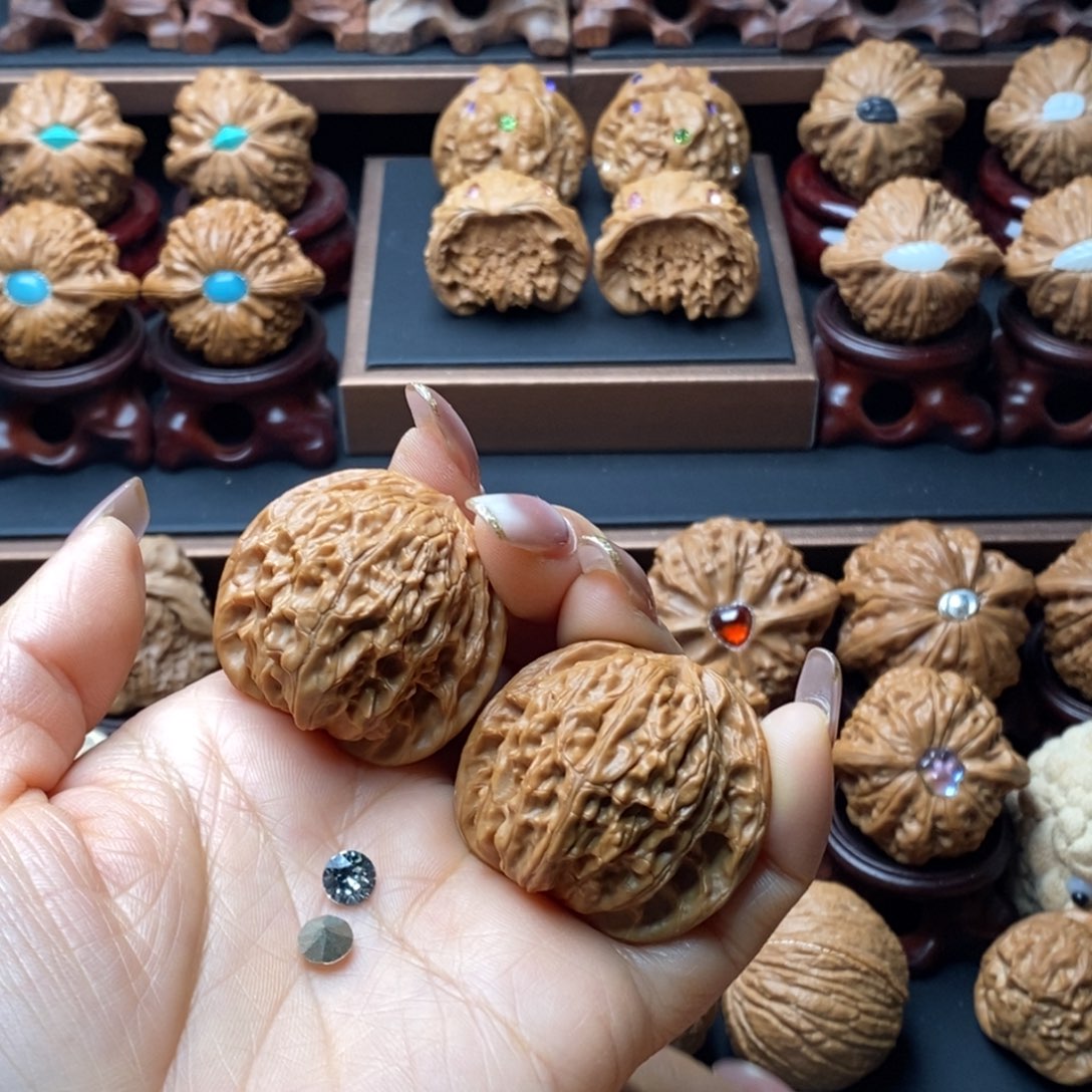 y***）吊坠文玩核桃山地磨