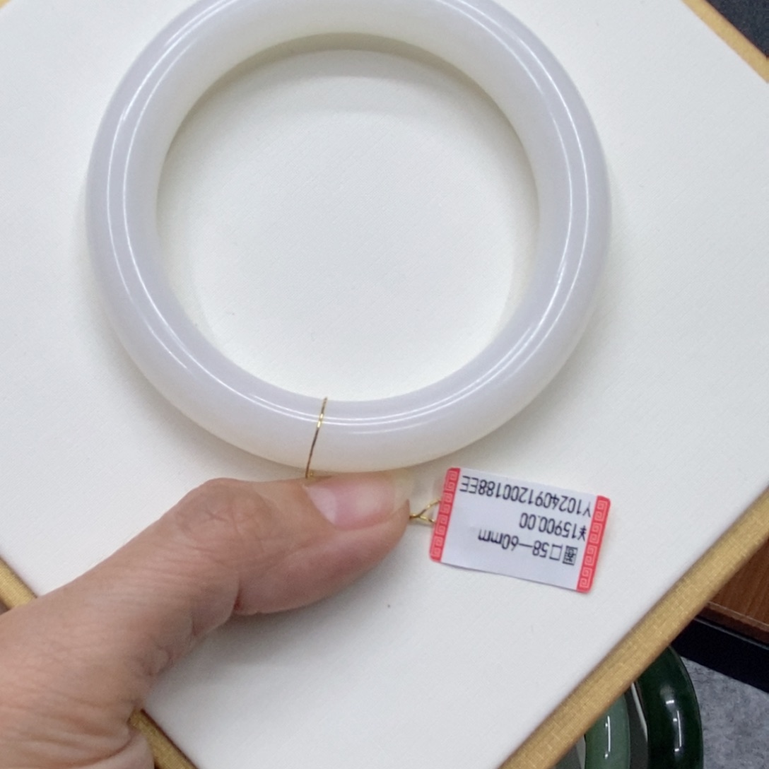 和田玉手镯未镶嵌教****a