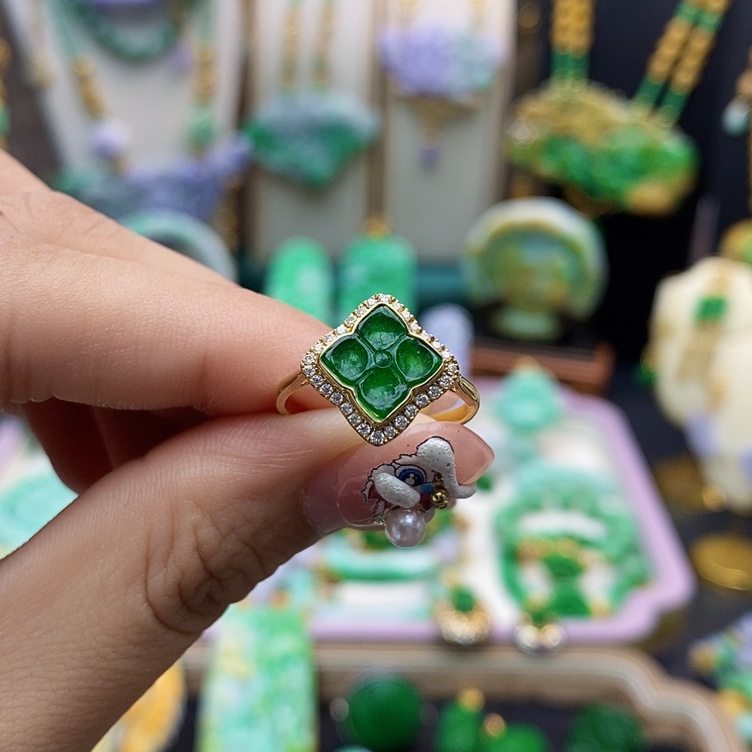 翡翠戒指18K金镶嵌天然