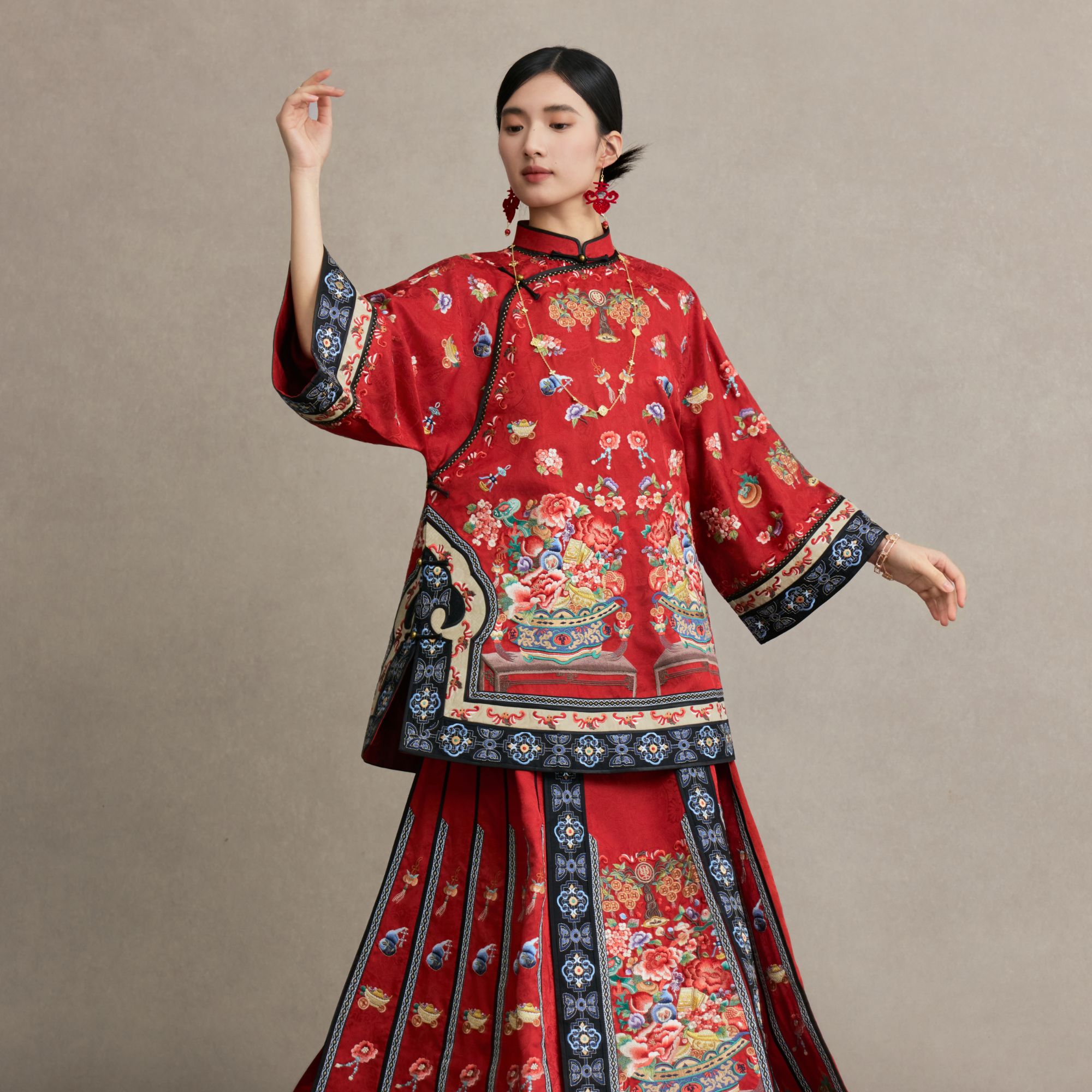 「聚宝盆」乐锦坊复古国风手工原创设计感刺绣汉服26片日常马面裙