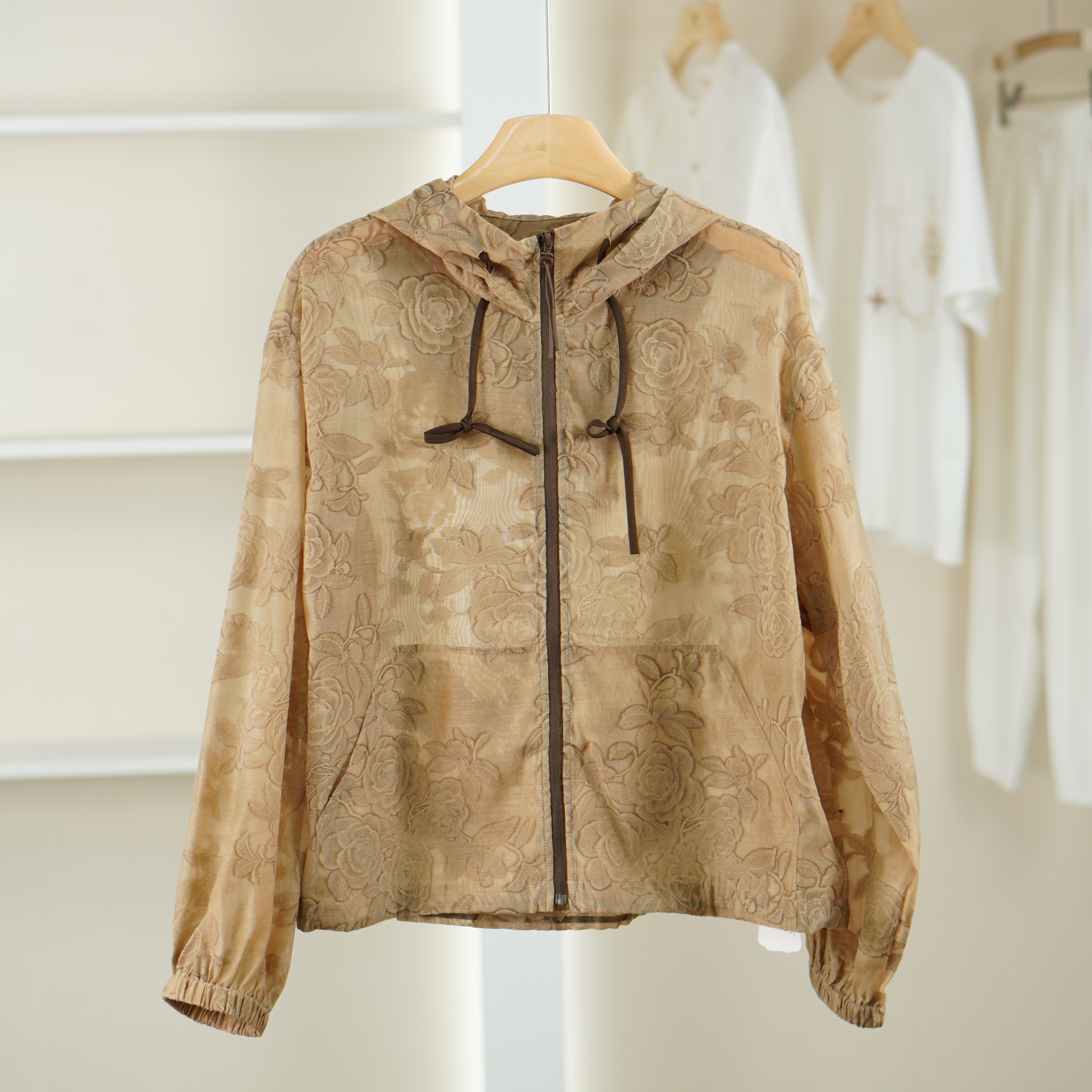 麦迪尚品【奢M】5101798 春季时尚薄款立体印花连帽外套品牌女装