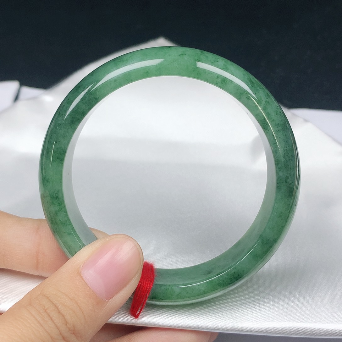 翡翠手镯未镶嵌324正