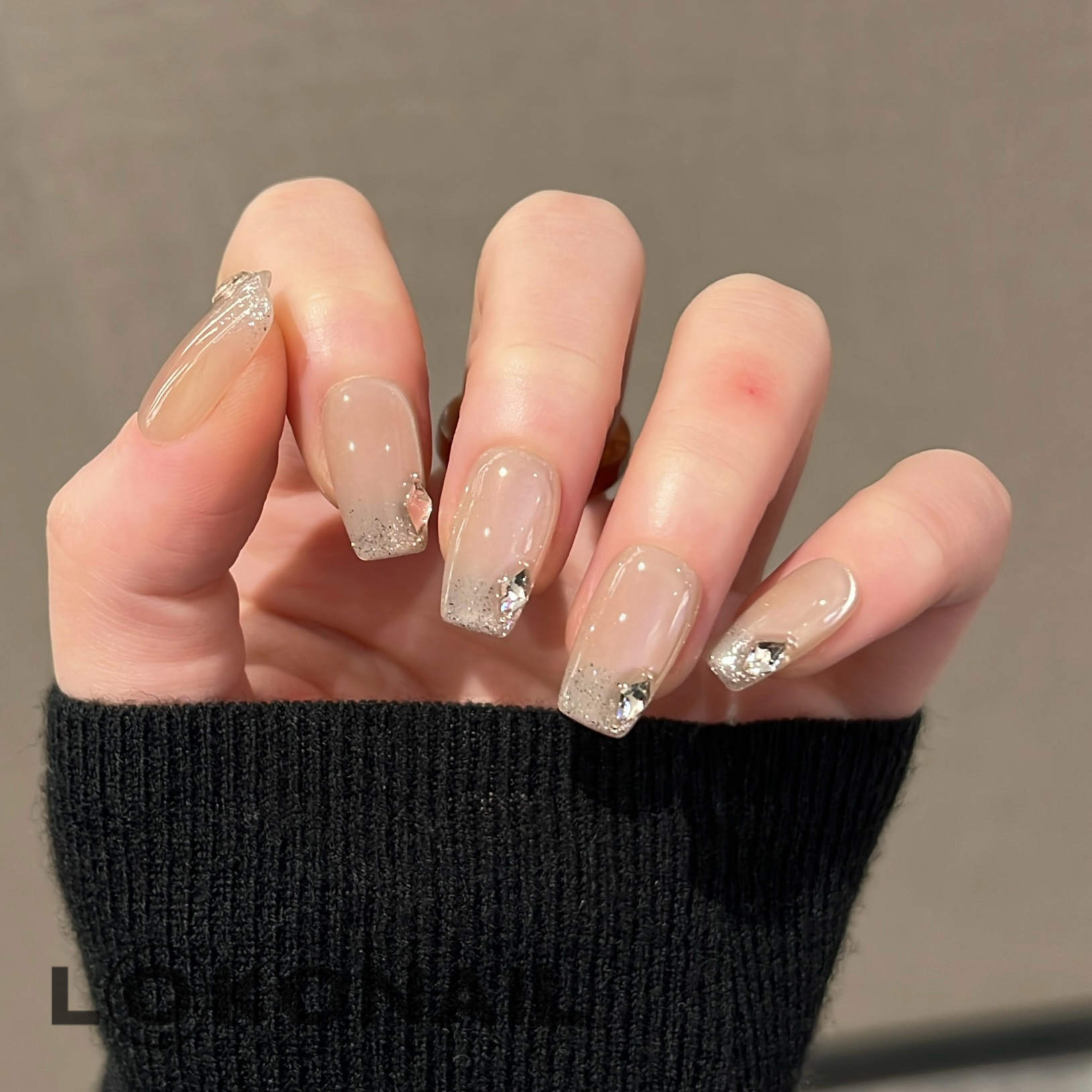 「婚礼现场」冰透裸色猫眼细闪带钻高级气质爆闪穿戴式纯手工穿戴甲