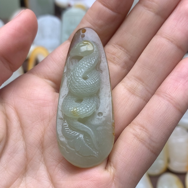 和田玉未镶嵌颈饰