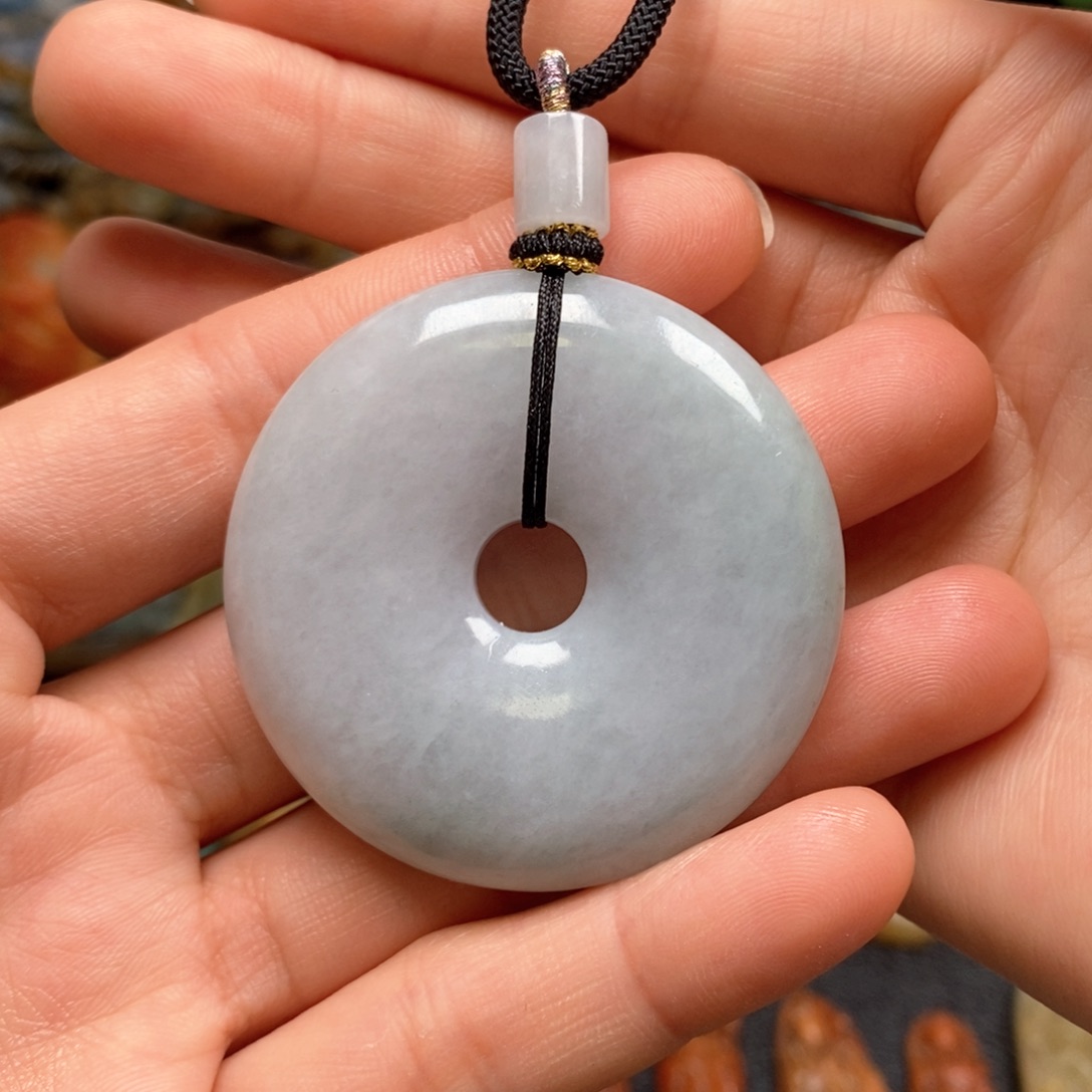 翡翠未镶嵌颈饰翡翠未镶嵌颈饰