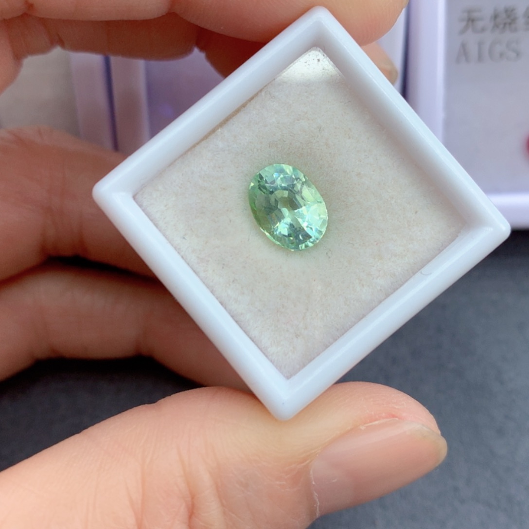 绿色碧玺2.09克拉裸石未镶嵌