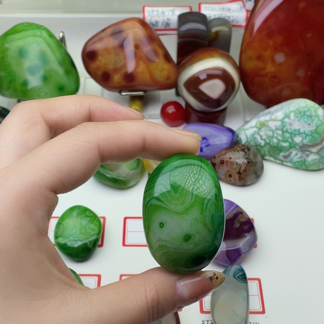 玛瑙/玉髓未镶嵌珠宝奇石